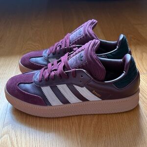 Adidas unisex Samba XLG Maroon sneaker.